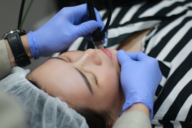 
Miracle Aesthetic Clinic, yang dikenal Facial Reshaping Expert dengan pengalaman hampir 30 tahun di industri estetika, menghadirkan pendekatan perawatan kulit berbasis estetika medis terstruktur. Foto: Istimewa
