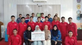 PT Pertamina Lubricants menyerahkan bantuan sarana praktik kepada SMK Negeri 3 Makassar, sebagai bagian dari upaya meningkatkan kualitas pembelajaran dan kesiapan kerja siswa. Foto: Istimewa