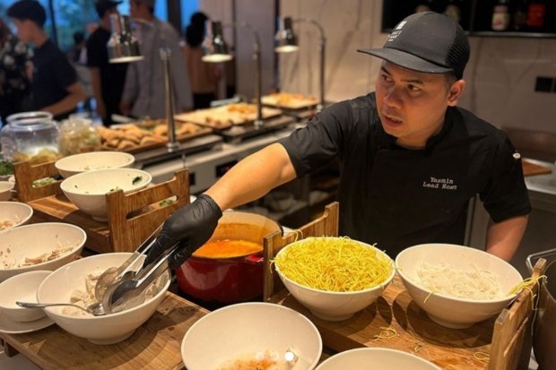 manajemen hotel juga memperkenalkan program spesial Ramadan bertajuk “The Journey of Cheng Ho”, terinspirasi dari pelayaran Laksamana Cheng Ho melintasi Asia hingga Timur Tengah.