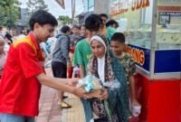 Alfamart kembali menghadirkan program sosial tahunan Warteg Gratis Ramadan 2026. Program yang telah dijalankan secara konsisten sejak 2021 ini telah menjangkau lebih dari 150.000 penerima manfaat di berbagai wilayah Indonesia. Foto: Istimewa