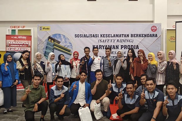 Astra Motor Sulawesi Selatan (Asmo Sulsel) menggelar edukasi safety riding bagi 30 karyawan Prodia Makassar, yang berlangsung di Auditorium Prodia Makassar. Foto: Istimewa
