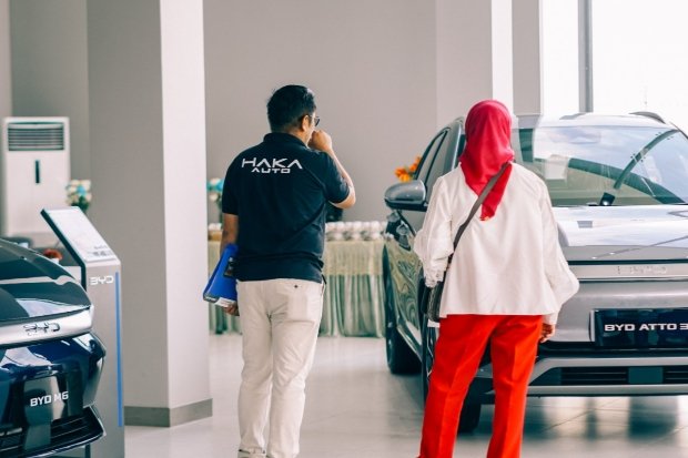 Menjelang momen mudik dan perayaan Idul Fitri 2026, Haka Auto menghadirkan program penjualan spesial yang menjadikan periode ini sebagai saat paling tepat untuk memiliki kendaraan listrik dari BYD maupun Denza. Foto: Istimewa
