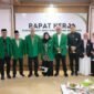 RS Ibnu Sina YW-UMI Makassar menggelar Rapat Kerja yang dirangkaikan dengan pemaparan Business Plan Tahun 2026–2028 sebagai langkah strategis memperkuat arah pengembangan rumah sakit menuju institusi pelayanan kesehatan bertaraf internasional berbasis nilai-nilai Islam. Foto: Istimewa