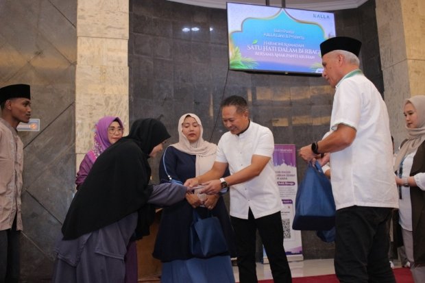 KALLA Land & Property, salah satu unit bisnis di bawah naungan KALLA yang bergerak di bidang Property Development dan Property Commercial, kembali menggelar acara buka puasa bersama seluruh karyawan dan ribuan anak Panti Asuhan di Masjid Raya Bukit Baruga, pada Kamis, (05/03/2026).
