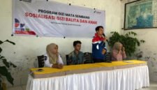 Pertamina Patra Niaga Regional Sulawesi melalui Integrated Terminal (IT) Kendari mengambil peran dengan menggelar sosialisasi gizi yang menyasar ibu dan anak di Posyandu Permata Indah. Foto: Istimewa